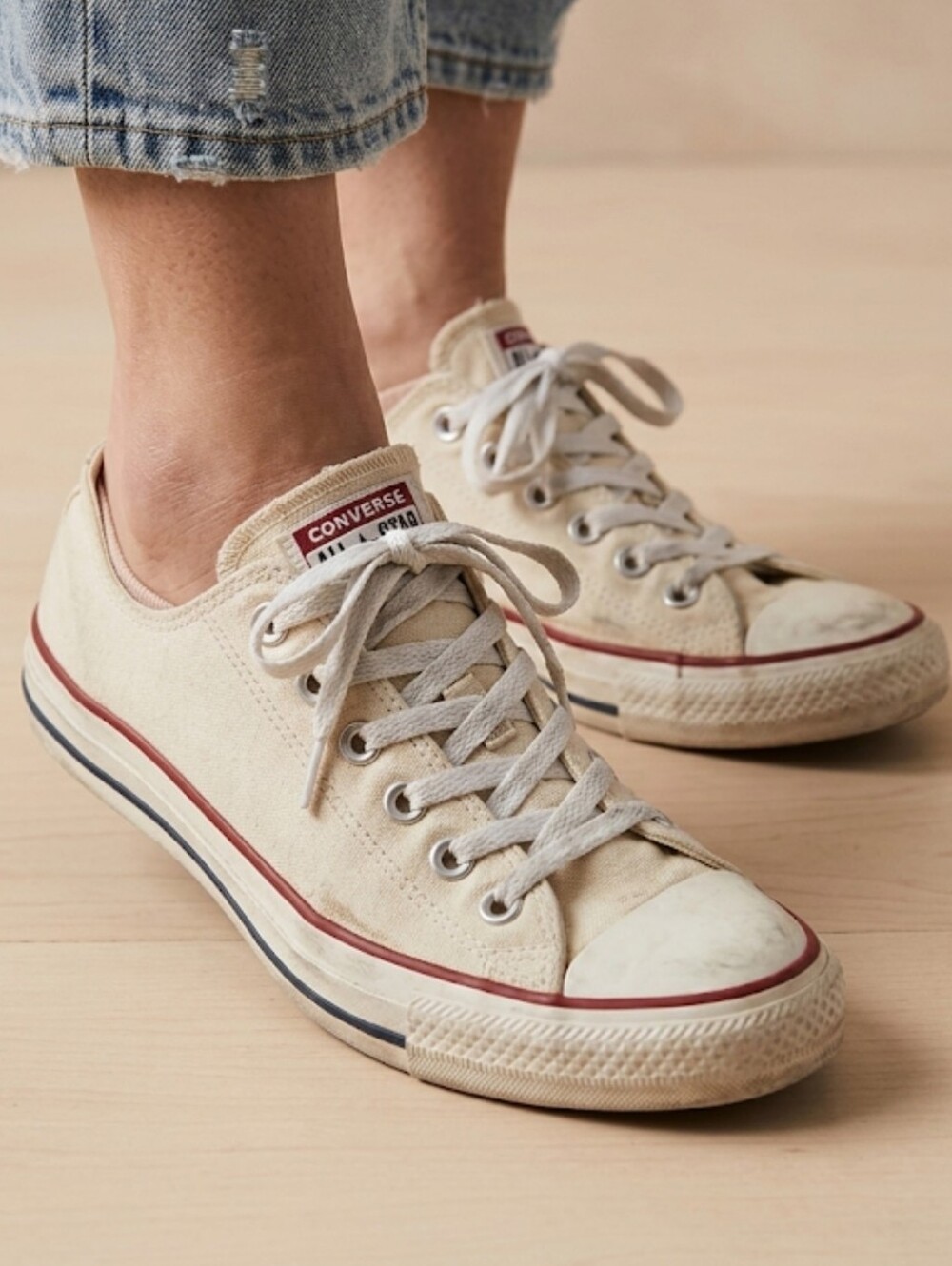 Converse Chuck Taylor All Star Low Top White Canvas Sneakers - Women's Size 7